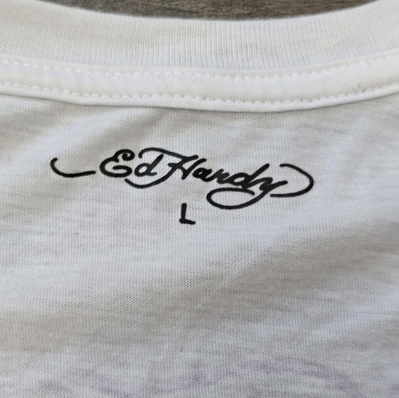 Ed Hardy Crop Tee Slit Neck Size Large - Picture 3 of 10